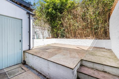 undefined, Raynham Road, Hammersmith W6