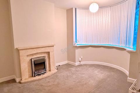 3 bedroom semi-detached house to rent, Westridge Road, Billesley, B13