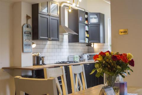 undefined, Albert Road, Addlestone KT15