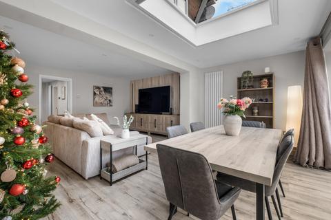 3 bedroom semi-detached house for sale, Kendal Close, Bromsgrove, B60 2HW