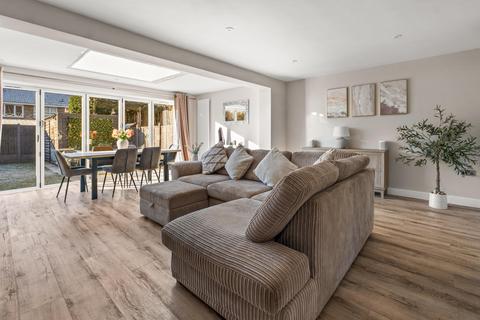 3 bedroom semi-detached house for sale, Kendal Close, Bromsgrove, B60 2HW