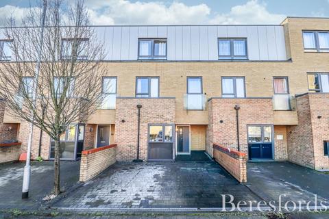 4 bedroom terraced house for sale, Dunn Side, Chelmsford, CM1