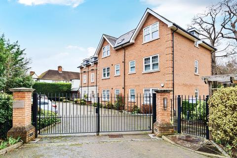 3 bedroom flat for sale - Birchwood Drive, Surrey KT14