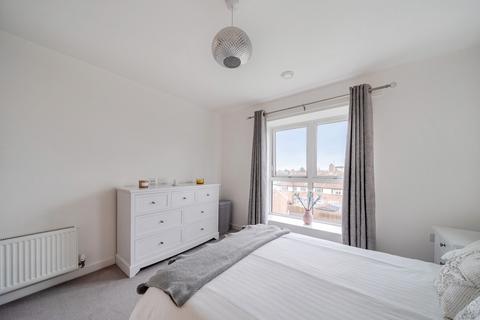1 bedroom apartment for sale, Palmer Court, 5 Pitcher Lane, Ashford, TW15