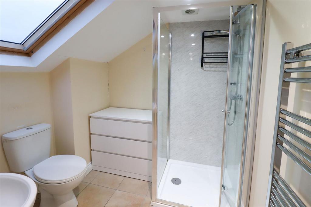 Master Ensuite.jpg