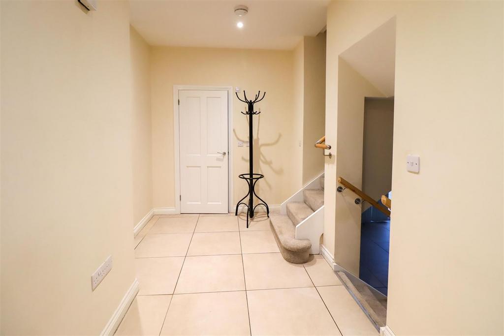 Hallway.jpg