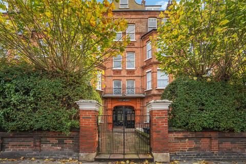 2 bedroom flat to rent, Fairhazel Gardens, London