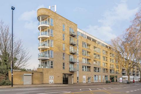 2 bedroom flat to rent, Chiswick High Road, London W4
