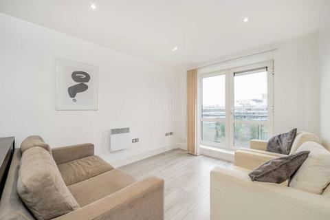 2 bedroom flat to rent, Chiswick High Road, London W4