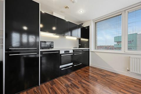 2 bedroom flat for sale, Hillside, London, NW10 8