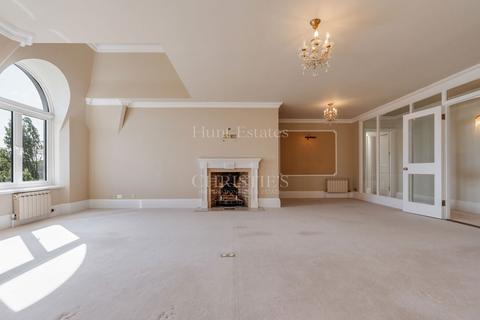 3 bedroom flat for sale, Apt 10 Chateau des Roches