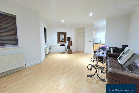 undefined, Elizabeth Gardens, Isleworth, TW7