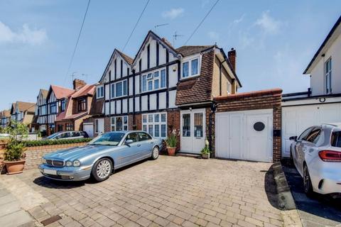 1 bedroom property to rent, Tithe Farm Avenue, Harrow, HA2