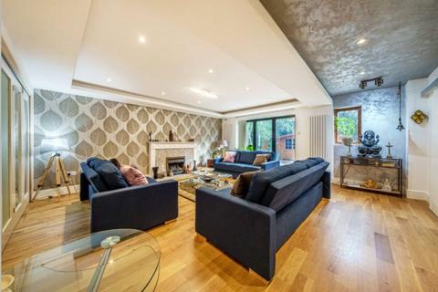 6 bedroom detached house for sale, The Oaks, Hertfordshire WD19