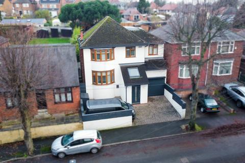 4 bedroom detached house for sale, Kingsway, Ilkeston, Derbyshire, DE7 4DG