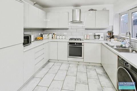 undefined, Sandringham Close, Bradford, BD14 6EB