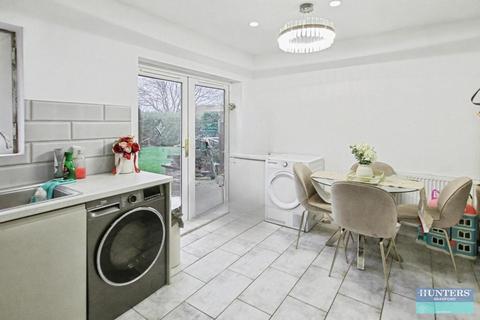 undefined, Sandringham Close, Bradford, BD14 6EB