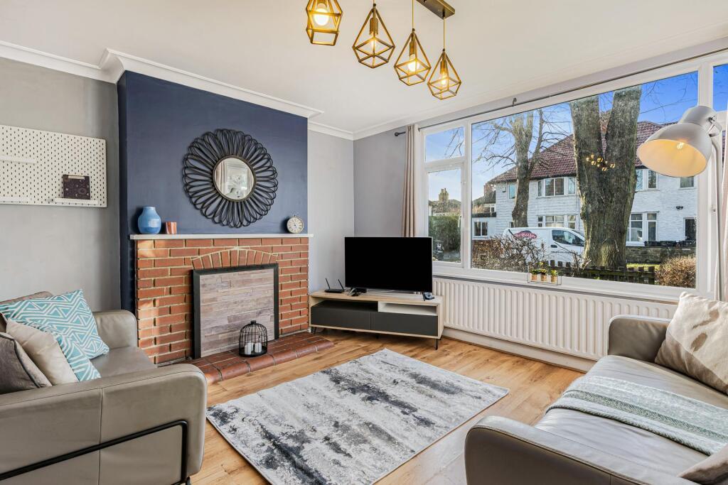 3 bed terraced house to rent Tintern Rd, London S