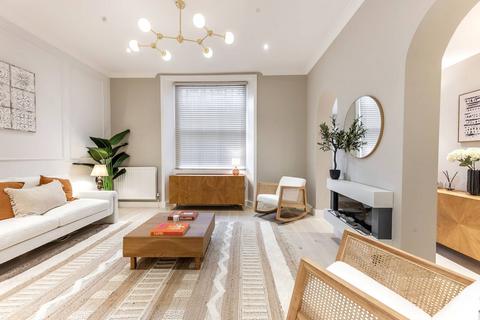 2 bedroom flat to rent, Cornwall Gardens, South Kensington, London, SW7