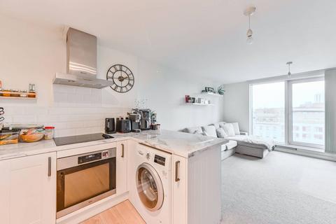 2 bedroom flat for sale, St Georges Wharf, Vauxhall, London, SW8