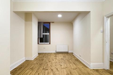 3 bedroom house to rent, Priory Avenue, Wembley, HA0