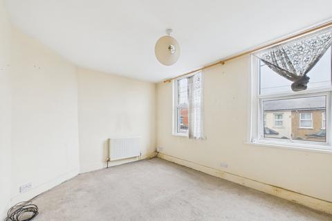 3 bedroom end of terrace house for sale, Cromwell Road, Feltham, Middlesex, TW13