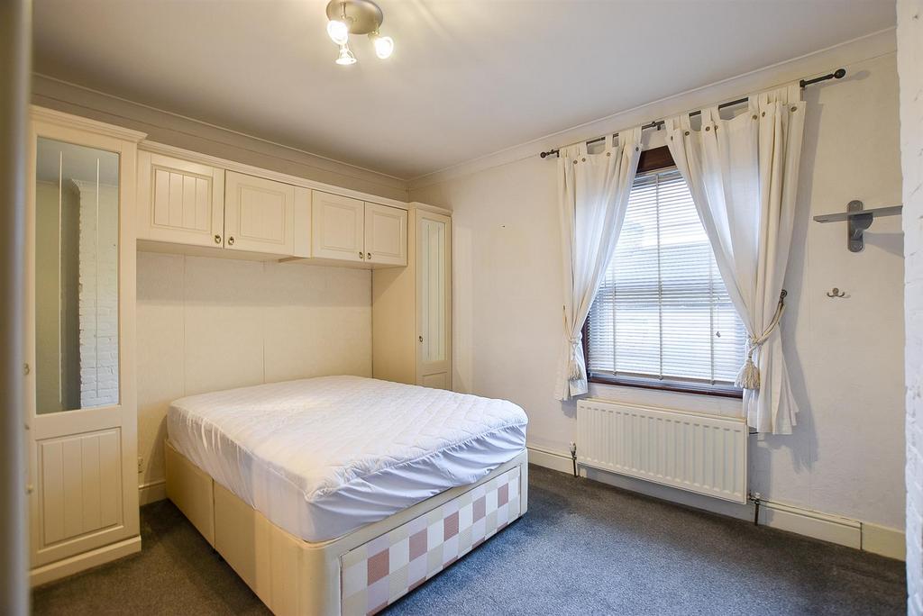 Bedroom 1.jpg