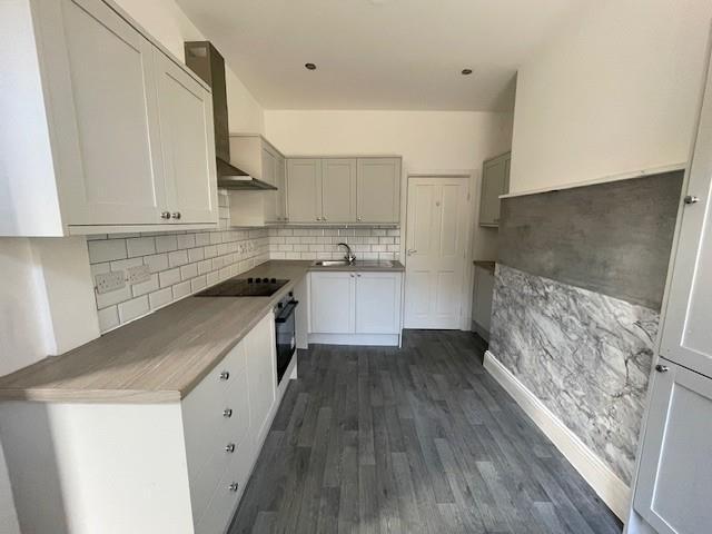 Kitchen 2.jpg