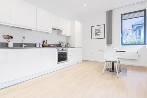 1 bedroom apartment to rent, Vonder Village, Riverbank Way TW8