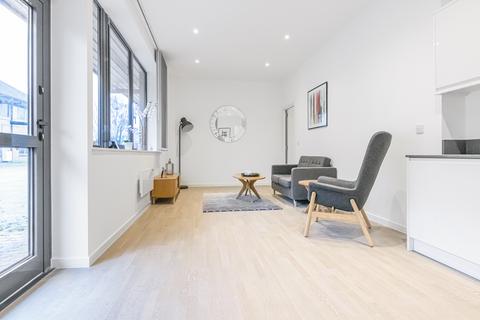 1 bedroom apartment to rent, Vonder Village, Riverbank Way TW8