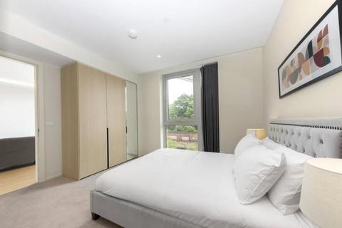 3 bedroom apartment to rent, Bromyard Avenue, London W3
