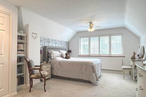 4 bedroom detached house for sale, Grove Road, Sonning Common, South Oxfordshire