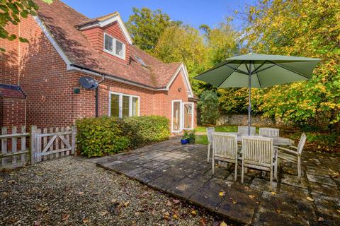 3 bedroom detached house for sale, Gravel Hill, Peppard Common, Henley-on-Thames, South Oxfordshire