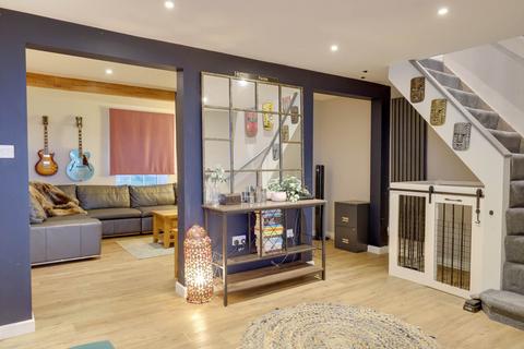 3 bedroom semi-detached house for sale, Shamrock, Port Hill, Henley On Thames