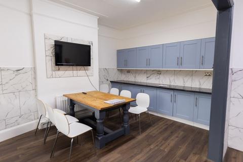 undefined, Headingley Avenue, Leeds LS6