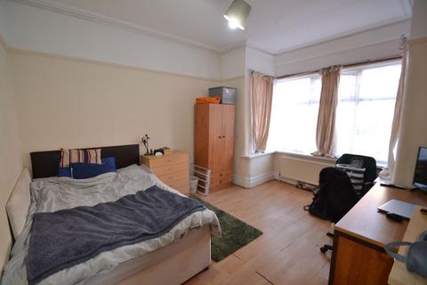 4 bedroom house to rent, Duncan Road, Manchester M13