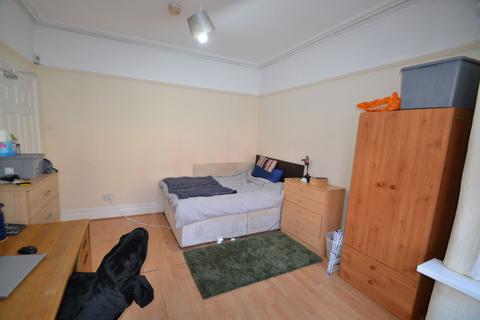 4 bedroom house to rent, Duncan Road, Manchester M13