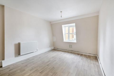 3 bedroom flat for sale, Doric Way, Euston, NW1
