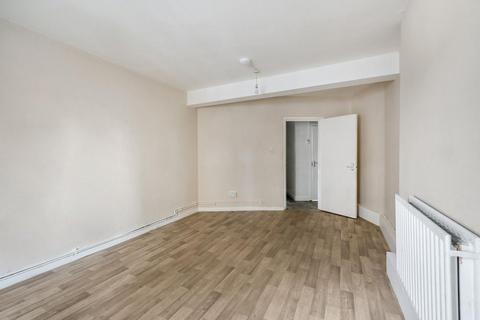 3 bedroom flat for sale, Doric Way, Euston, NW1