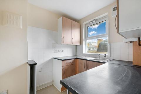 3 bedroom flat for sale, Doric Way, Euston, NW1