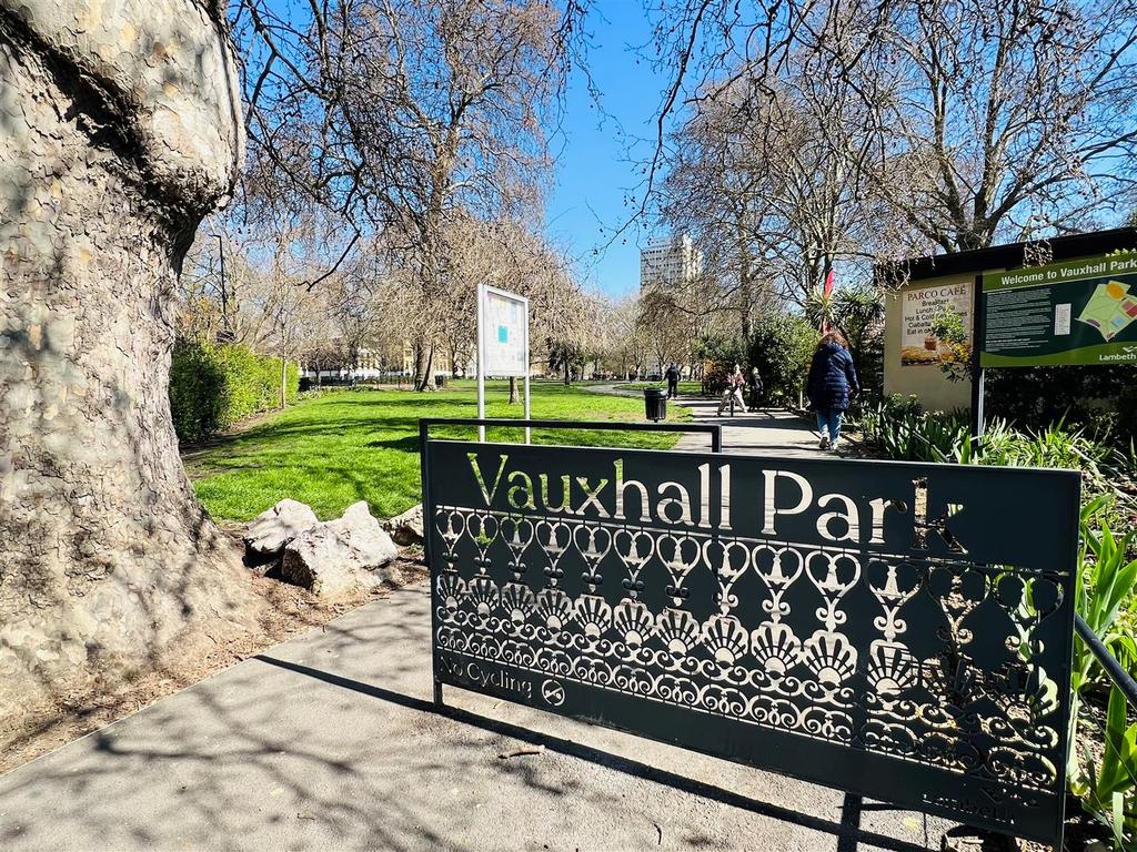 Vauxhall Park.jpg