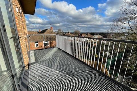 2 bedroom apartment to rent, Charlotte Court, Oakwood