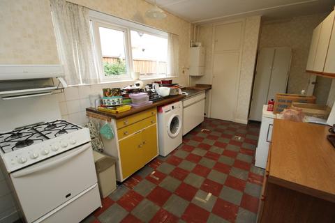3 bedroom detached bungalow for sale, Cricket Lane, Bedford, MK41