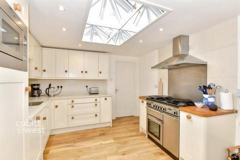 2 bedroom terraced house to rent, Mount Pleasant Arundel BN18