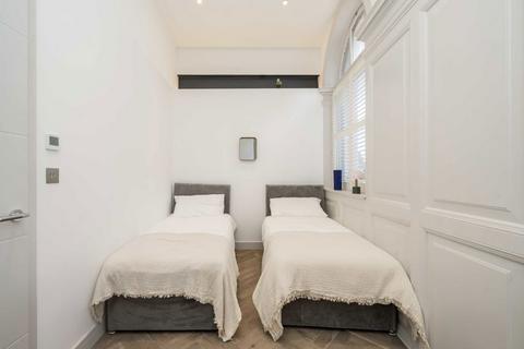 undefined, Uxbridge Road, London W13