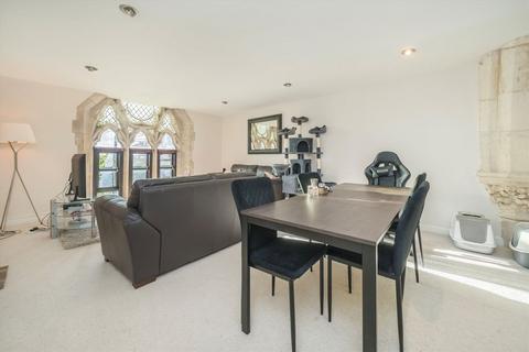 undefined, The Avenue, London W13