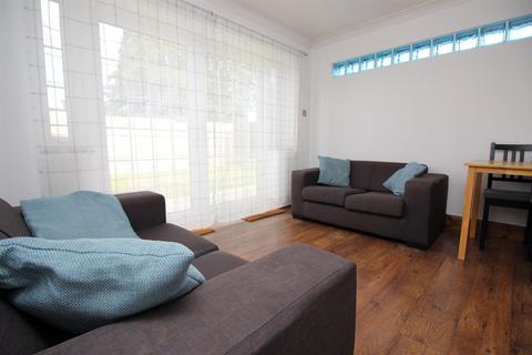 4 bedroom end of terrace house to rent, Oxford Road, Canterbury, Kent, CT1