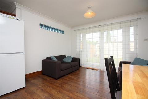 4 bedroom end of terrace house to rent, Oxford Road, Canterbury, Kent, CT1
