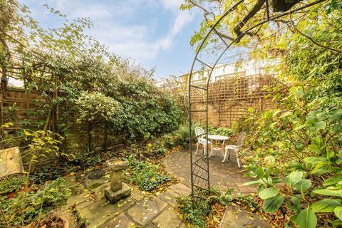 3 bedroom house for sale, Oak Village, London NW5