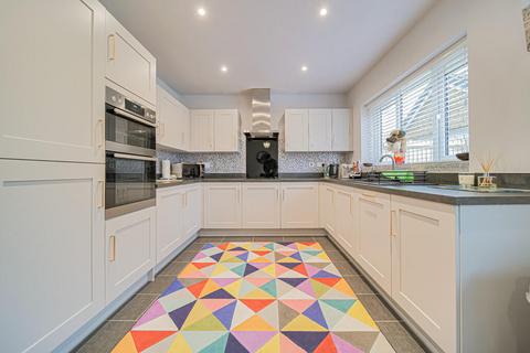 4 bedroom detached house for sale, Basil Drive, Melksham SN12